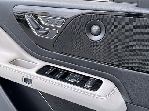 New 2026 Lincoln Aviator AWD image 28