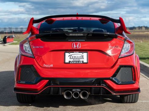 Used 2019 Honda Civic Type R image 6