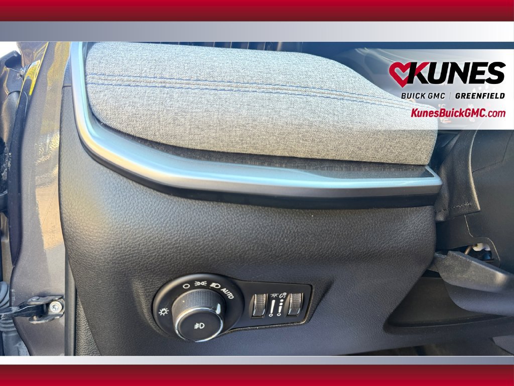 Used 2024 Jeep Compass Latitude AWD/4WD image 32