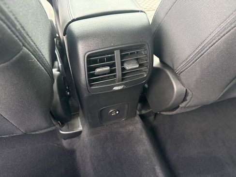 Used 2022 Ford Escape SE w/ Cold Weather Package image 17