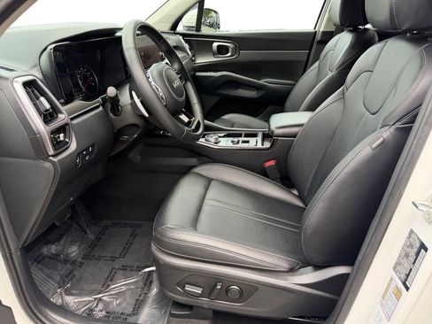 Certified 2023 Kia Sorento EX AWD/4WD image 17