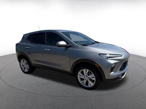 Used 2025 Buick Encore GX Preferred AWD/4WD image 2