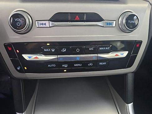 Used 2024 Ford Explorer Timberline image 21