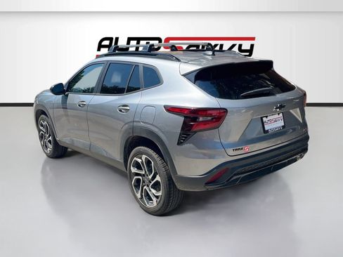 Used 2025 Chevrolet Trax RS w/ Driver Confidence Package FWD image 5