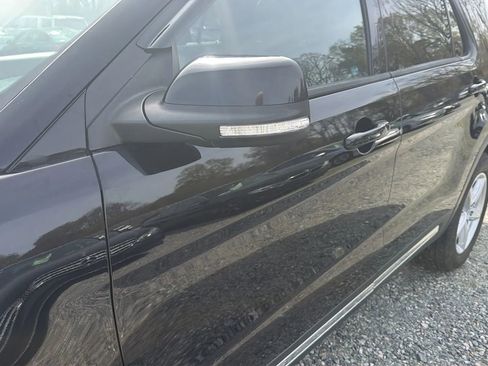 Used 2017 Ford Explorer XLT w/ Equipment Group 202A image 22