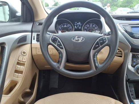 Used 2013 Hyundai Elantra GLS w/ Preferred Pkg FWD image 5