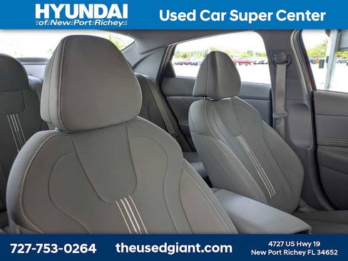 Used 2023 Hyundai Elantra SEL w/ Convenience Package FWD image 6
