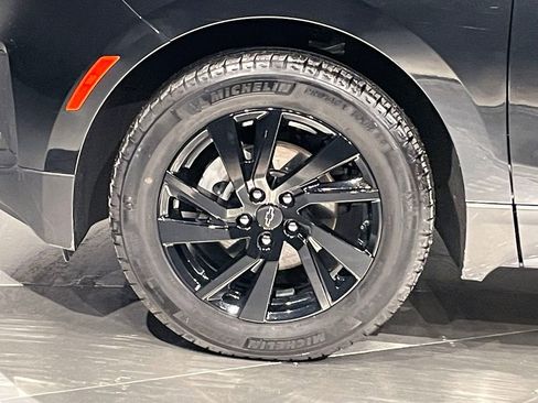 Used 2023 Chevrolet Equinox LS w/ Midnight Edition image 35