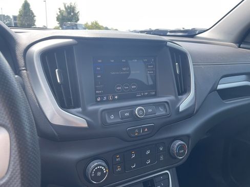 Used 2023 GMC Terrain SLE image 13