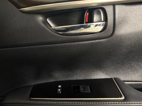 Used 2018 Lexus ES 350 w/ Luxury Package w/Wood Trim FWD image 29