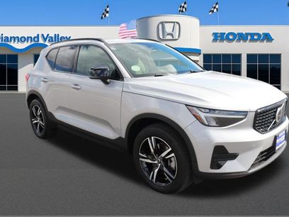 Used 2024 Volvo XC40 B5 Core