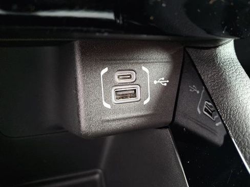 New 2026 Jeep Compass Limited image 18