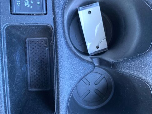 Used 2019 Nissan Rogue SV w/ Premium Package image 17