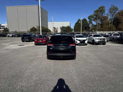 Used 2022 Chevrolet Equinox RS w/ RS Leather Package image 6