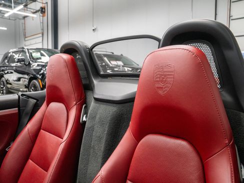 Used 2018 Porsche 718 Boxster S RWD image 15