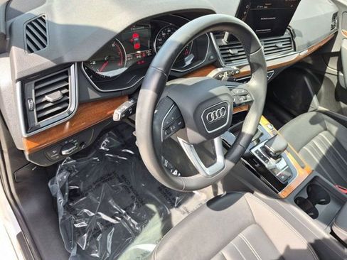Used 2023 Audi Q5 2.0T Premium w/ Convenience Package AWD/4WD image 11