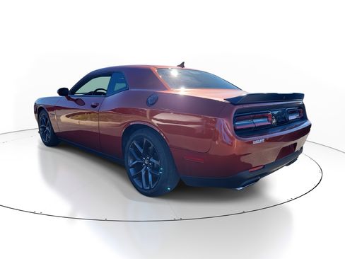 Used 2022 Dodge Challenger R/T w/ Plus Package image 6