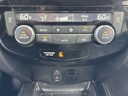 Used 2017 Nissan Rogue SL w/ SL Premium Package AWD/4WD image 28