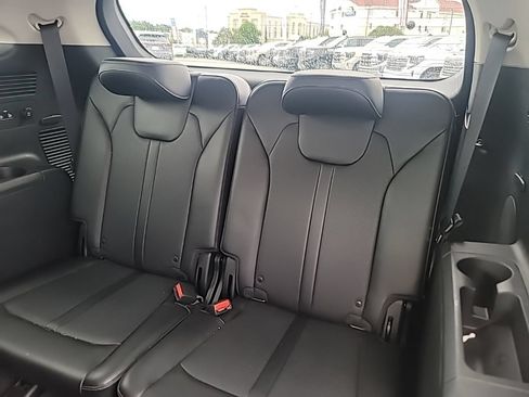 Certified 2023 Kia Sorento S FWD image 12