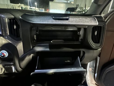 Used 2024 GMC Sierra 3500 Pro w/ Convenience Package image 16