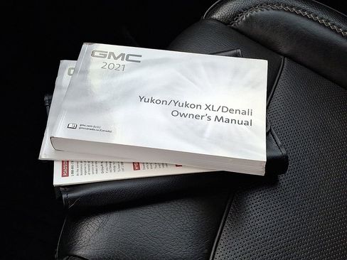 Used 2021 GMC Yukon XL Denali w/ Denali Premium Package image 32
