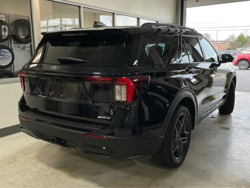 Used 2025 Ford Explorer ST-Line w/ Premium Package AWD/4WD image 32