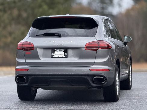 Used 2018 Porsche Cayenne Platinum Edition image 5