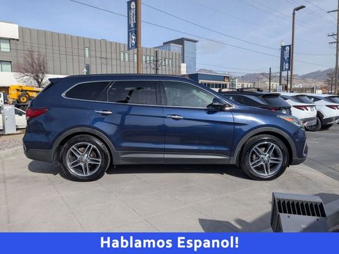 Used 2017 Hyundai Santa Fe SE image 2