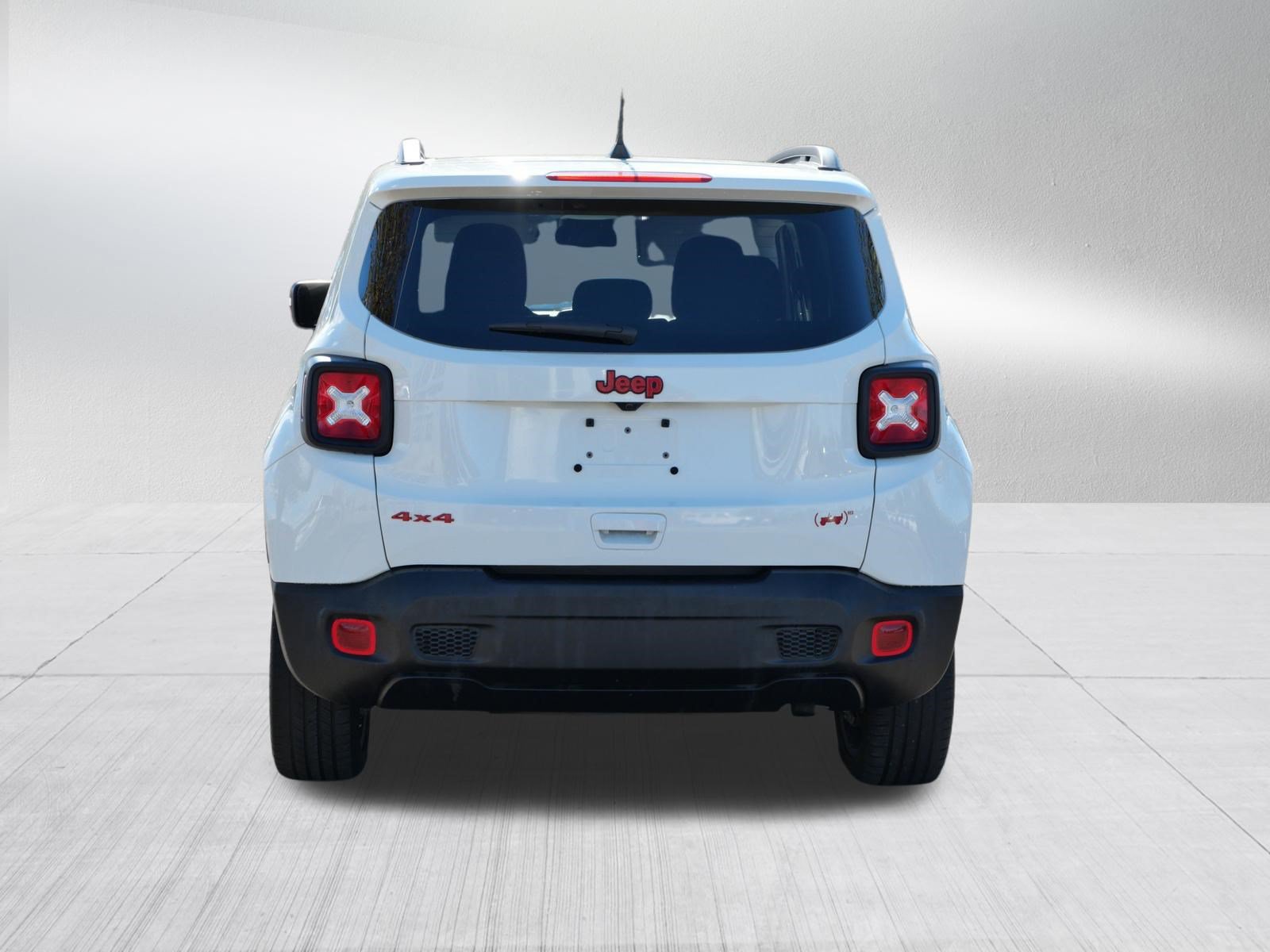 Used 2023 Jeep Renegade Latitude w/ Sun/Sound Group AWD/4WD image 6