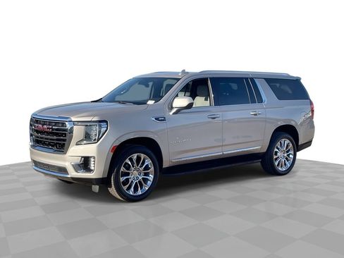 Used 2023 GMC Yukon XL SLT image 1