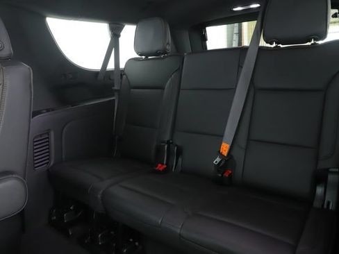 Used 2024 Chevrolet Suburban High Country AWD/4WD image 33