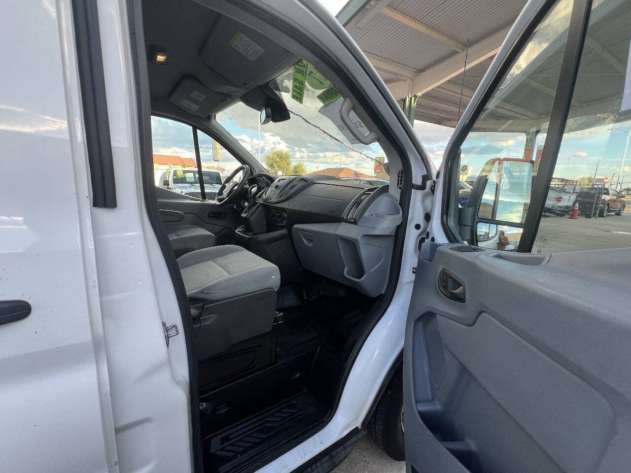 Used 2017 Ford Transit 150 130 Low Roof RWD image 13