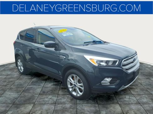 Used 2019 Ford Escape SE image 1