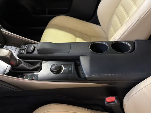 Used 2014 Lexus IS 350 w/ Luxury Package w/Brown Wood RWD image 30