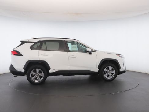 Used 2022 Toyota RAV4 XLE image 29
