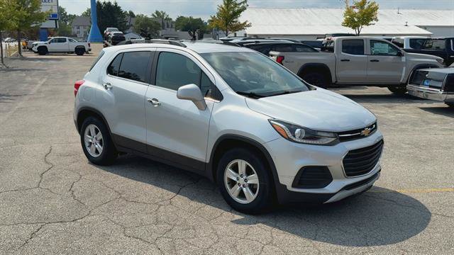 Used 2018 Chevrolet Trax LT w/ LT Convenience Package FWD image 2