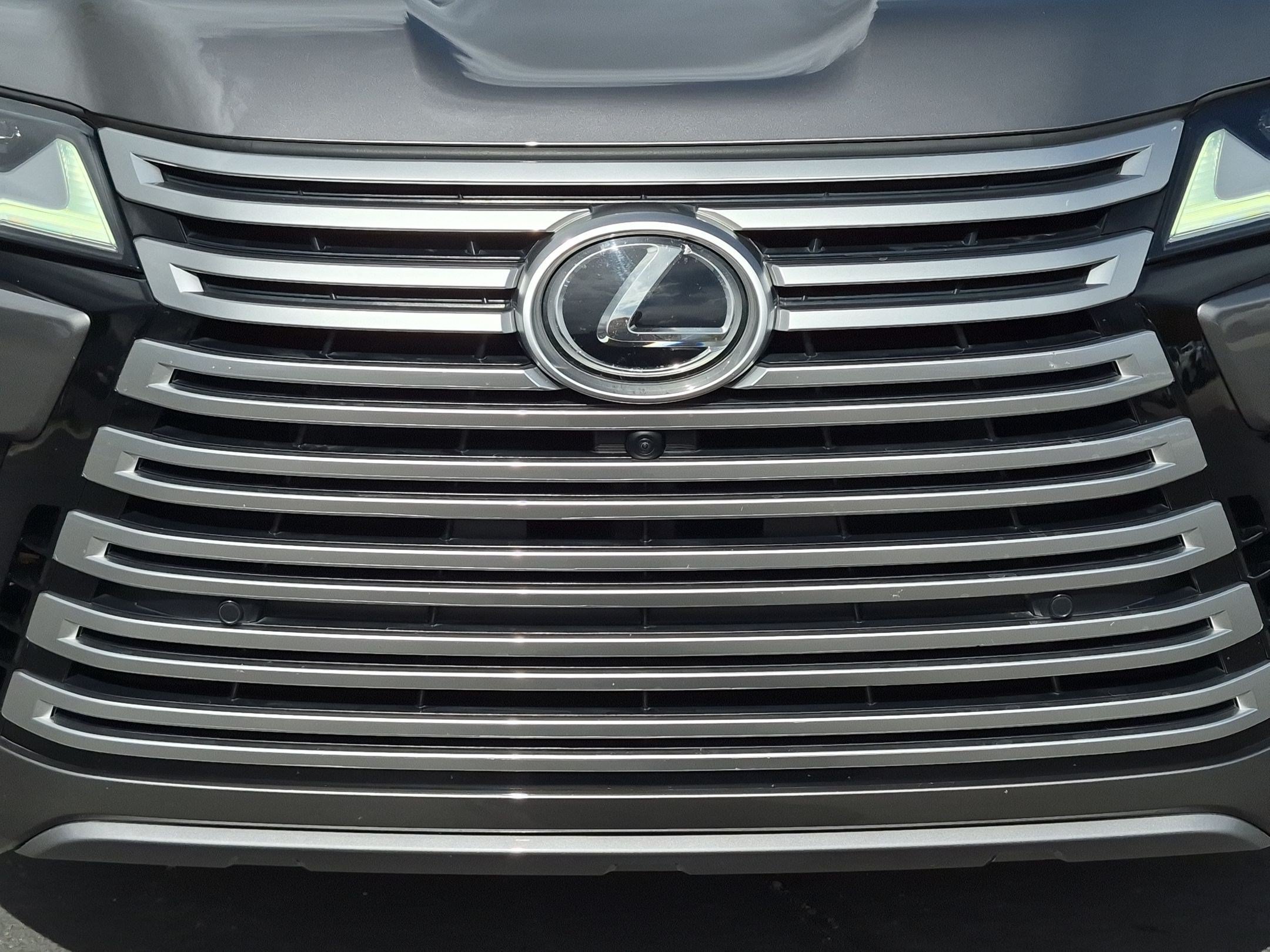 Used 2024 Lexus LX 600 4WD w/ Luxury Package image 10