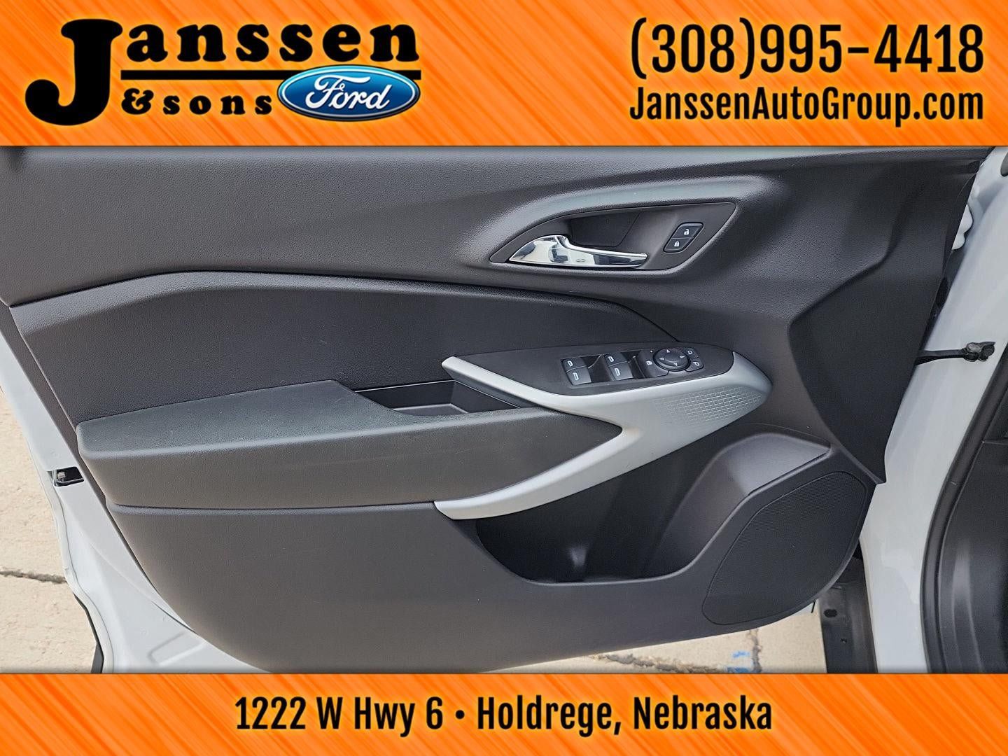 Used 2025 Chevrolet Trax LS FWD image 18