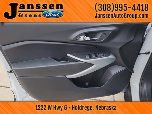 Used 2025 Chevrolet Trax LS image 18