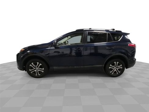 Used 2017 Toyota RAV4 LE AWD/4WD image 5
