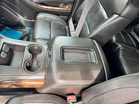 Used 2015 Chevrolet Suburban LT image 30