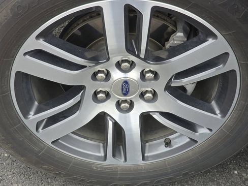 Used 2023 Ford Expedition Limited image 33