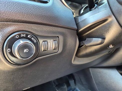 Used 2018 Jeep Compass Limited w/ Safe & Security Group AWD/4WD image 15