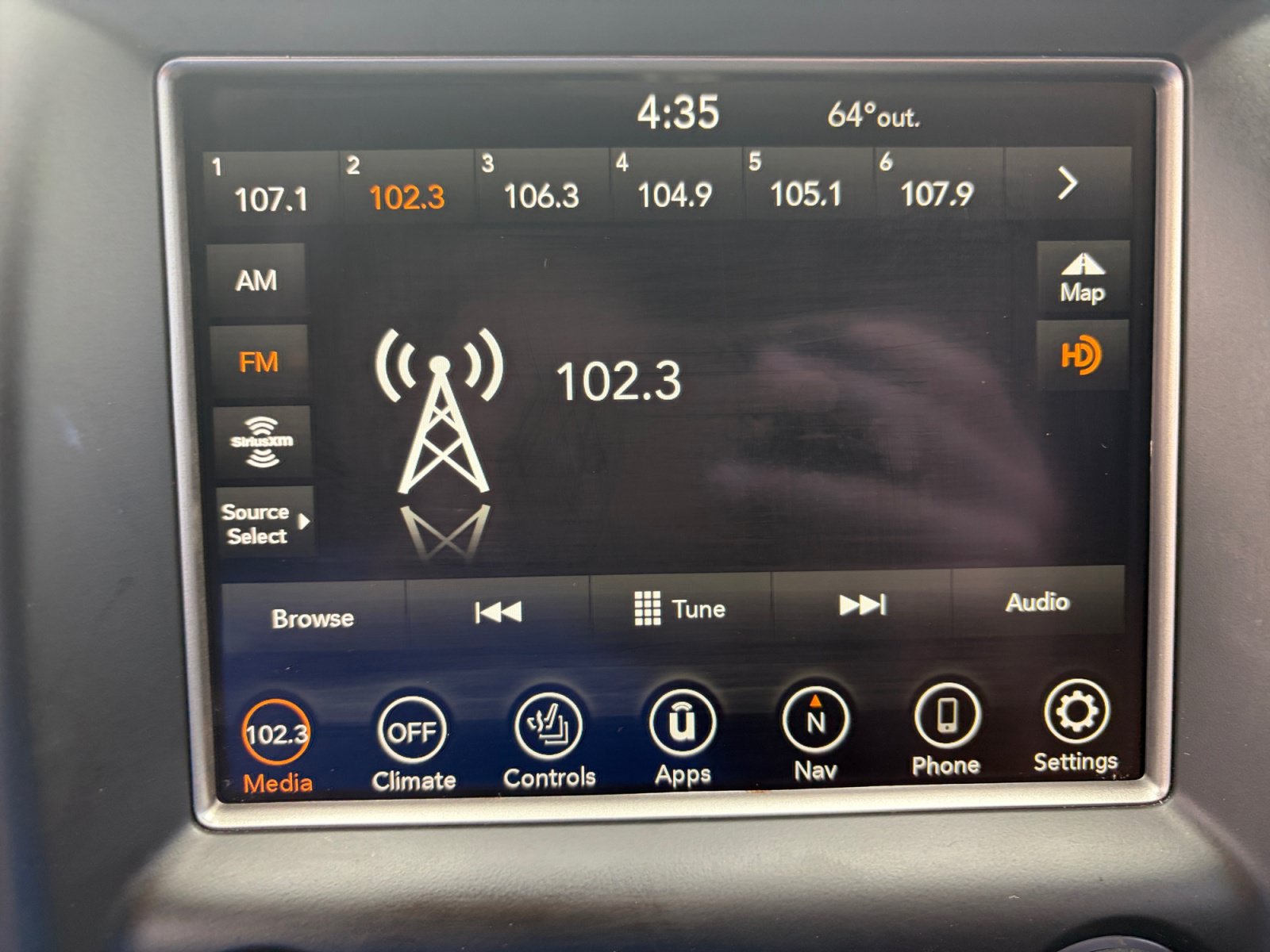Used 2018 Jeep Grand Cherokee Altitude RWD image 19