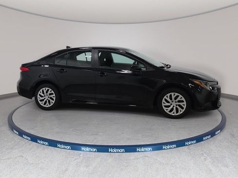 Certified 2025 Toyota Corolla LE FWD image 4
