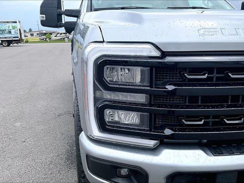 Used 2024 Ford F350 Lariat w/ Lariat Ultimate Package AWD/4WD image 30