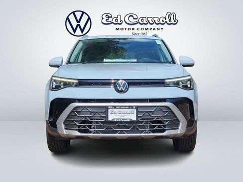 New 2025 Volkswagen Taos SE image 3