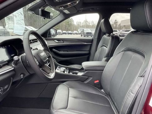 New 2026 Jeep Grand Cherokee Limited w/ Luxury Tech Group II AWD/4WD image 25