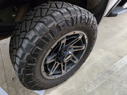 Used 2022 Chevrolet Silverado 2500 High Country w/ Technology Package image 7