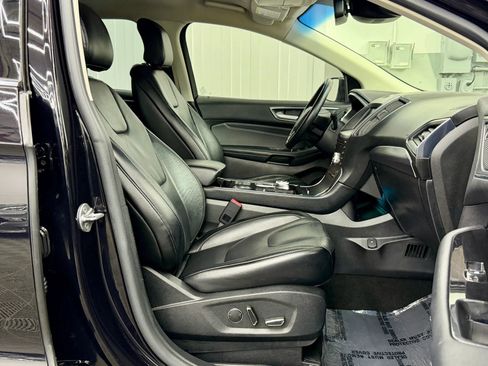 Used 2019 Ford Edge Titanium image 6